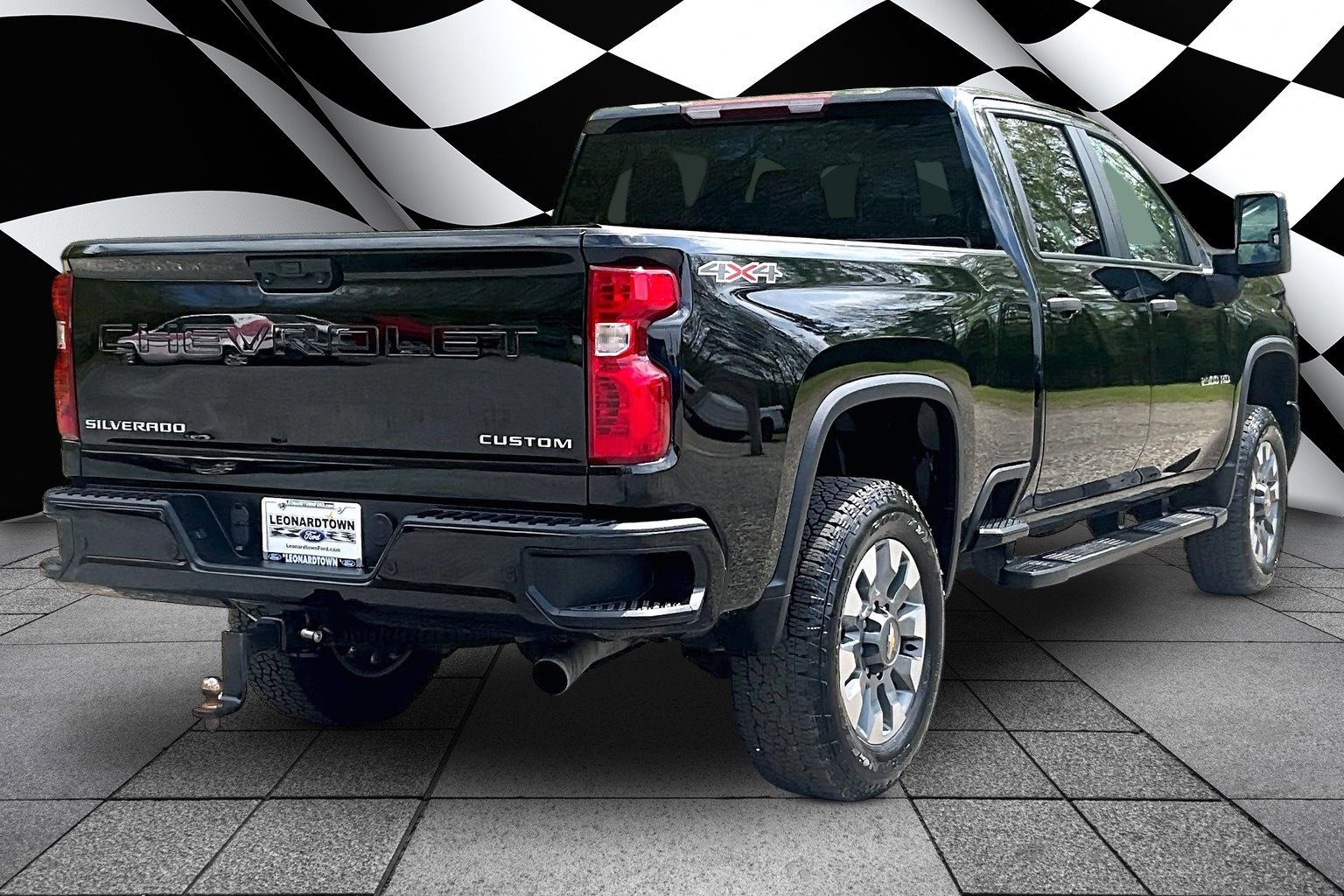 Used 2024 Chevrolet Silverado 2500 Custom w/ Custom Value Package AWD/4WD image 2