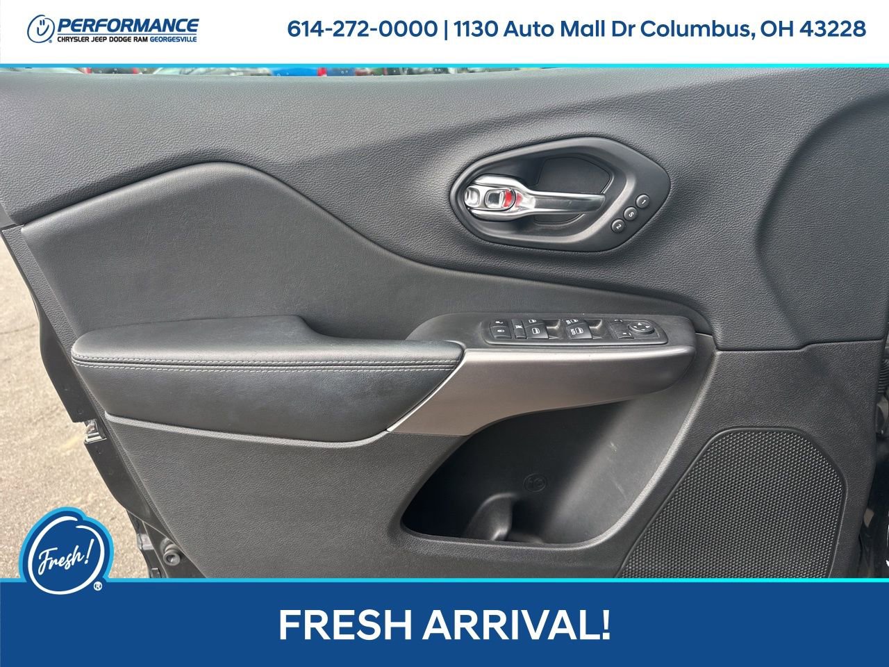 Used 2019 Jeep Cherokee Limited image 12