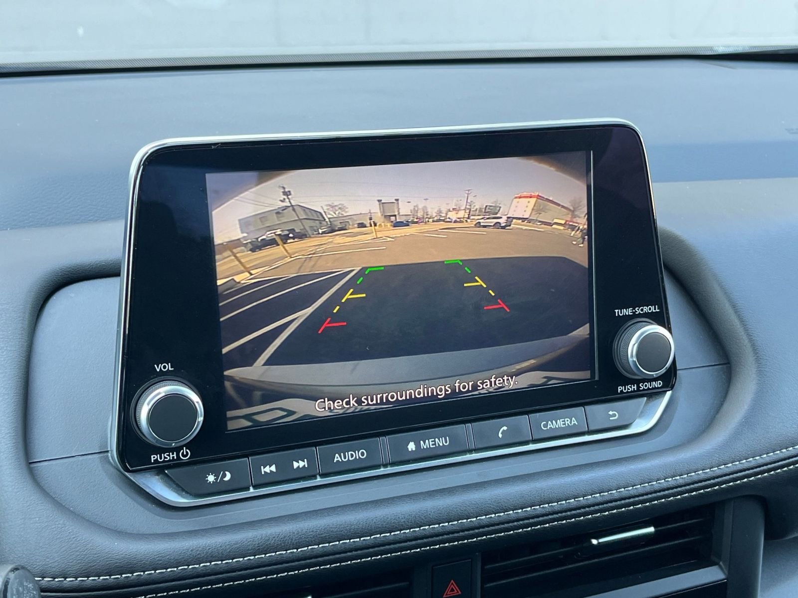 Used 2025 Nissan Rogue SV FWD image 24