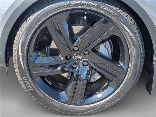 New 2026 Land Rover Discovery S image 10