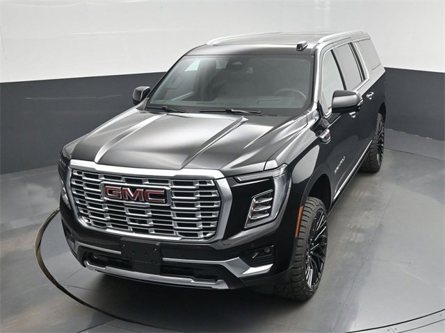 Used 2025 GMC Yukon XL Denali w/ Sun & Power Step Package image 43