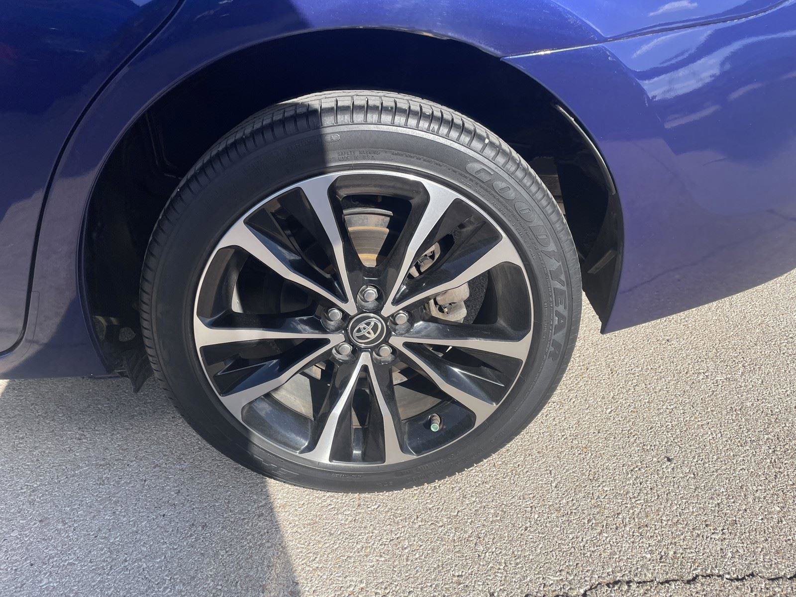 Used 2019 Toyota Corolla XSE image 35