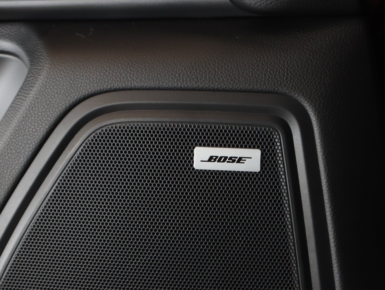 Certified 2024 Porsche Macan S AWD/4WD image 23