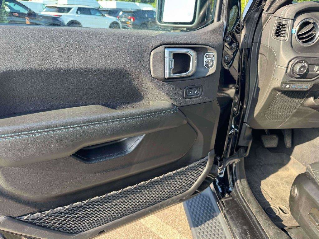 Used 2024 Jeep Wrangler High Altitude AWD/4WD image 19