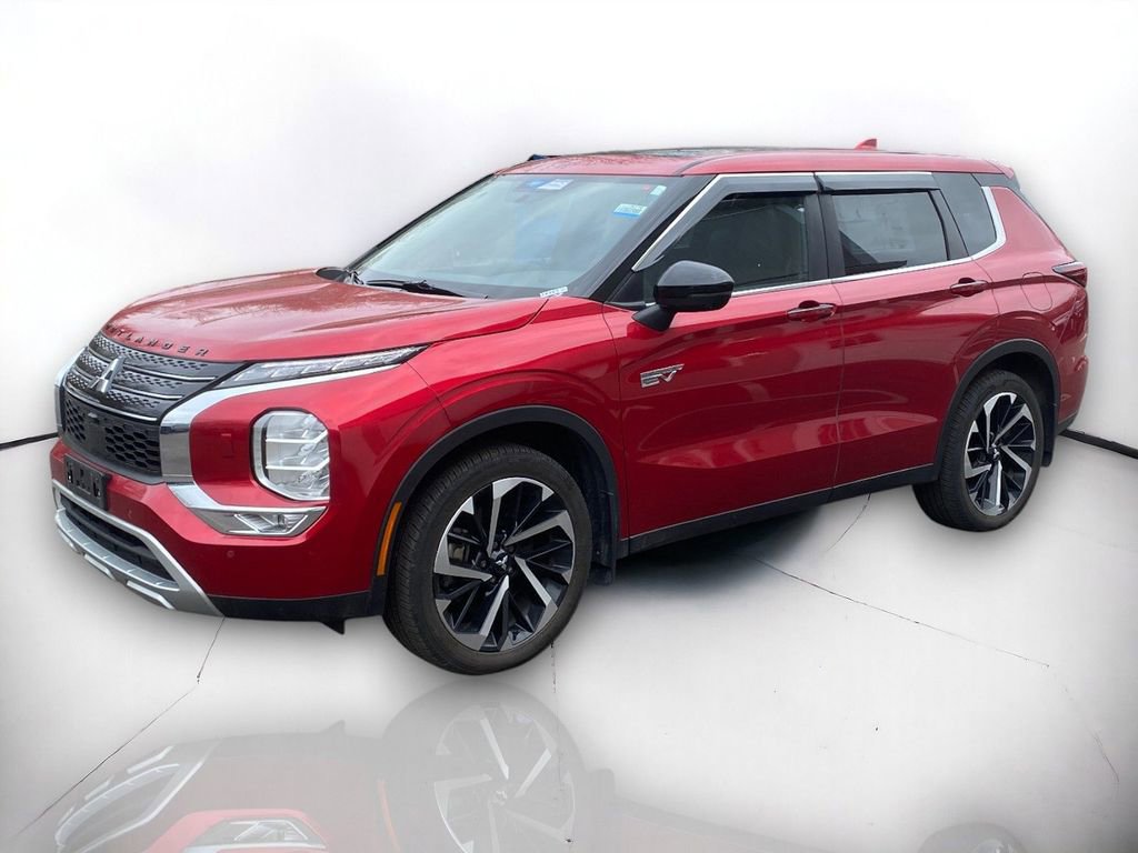 Used 2023 Mitsubishi Outlander SE image 2