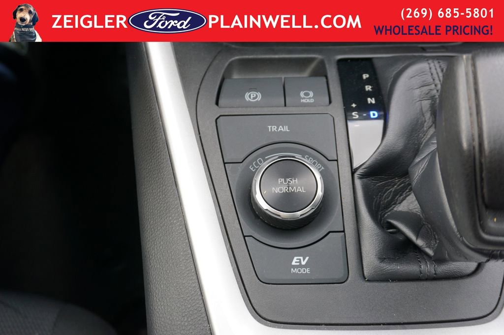 Used 2022 Toyota RAV4 XLE w/ Convenience Package image 23