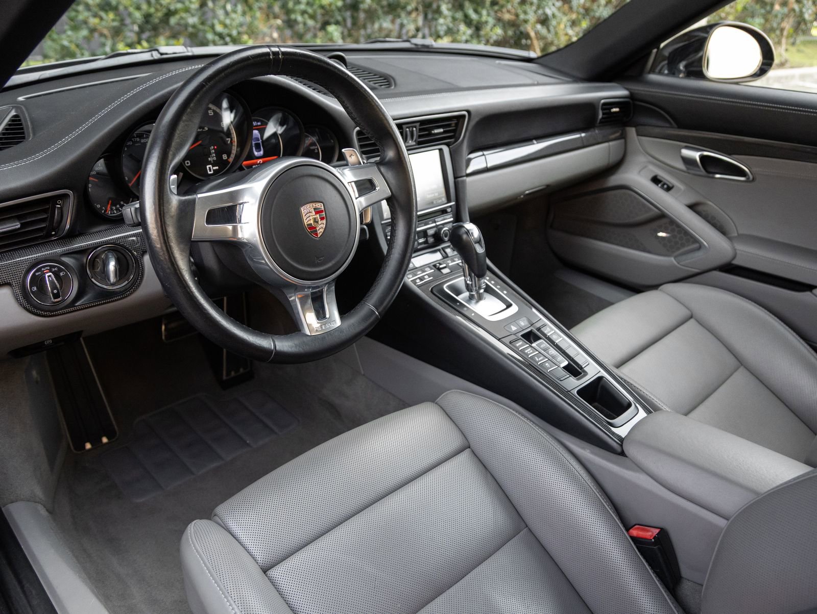 Certified 2014 Porsche 911 Turbo S image 4