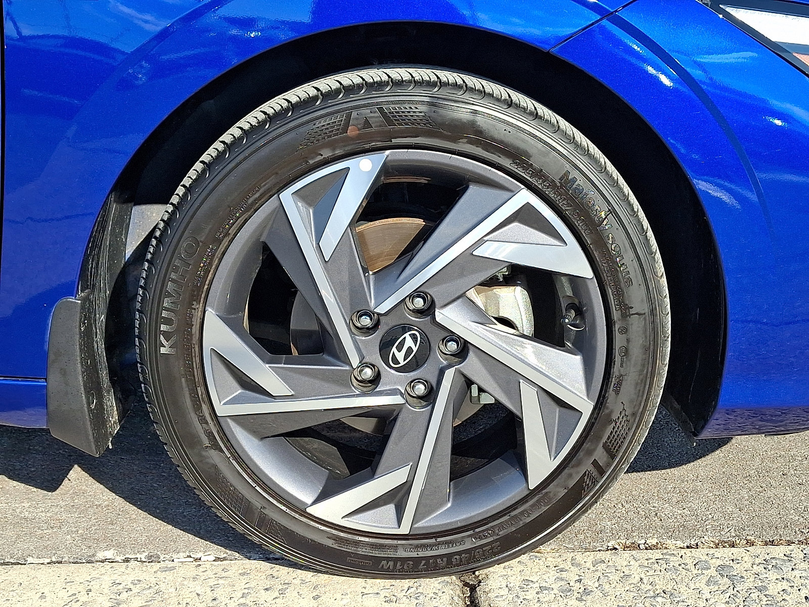 Certified 2025 Hyundai Elantra Sport image 8