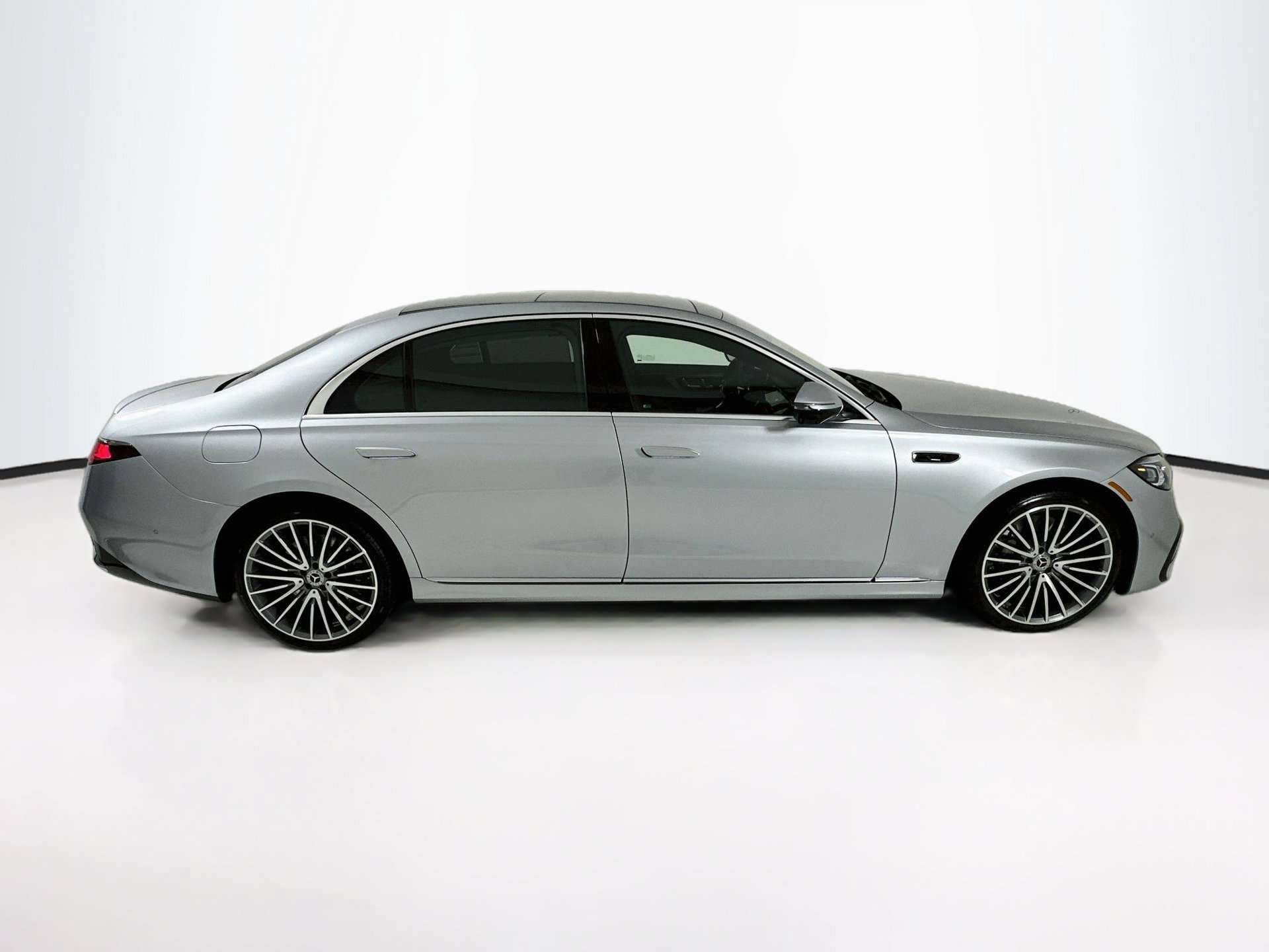 New 2027 Mercedes-Benz S 580 4MATIC Sedan image 9