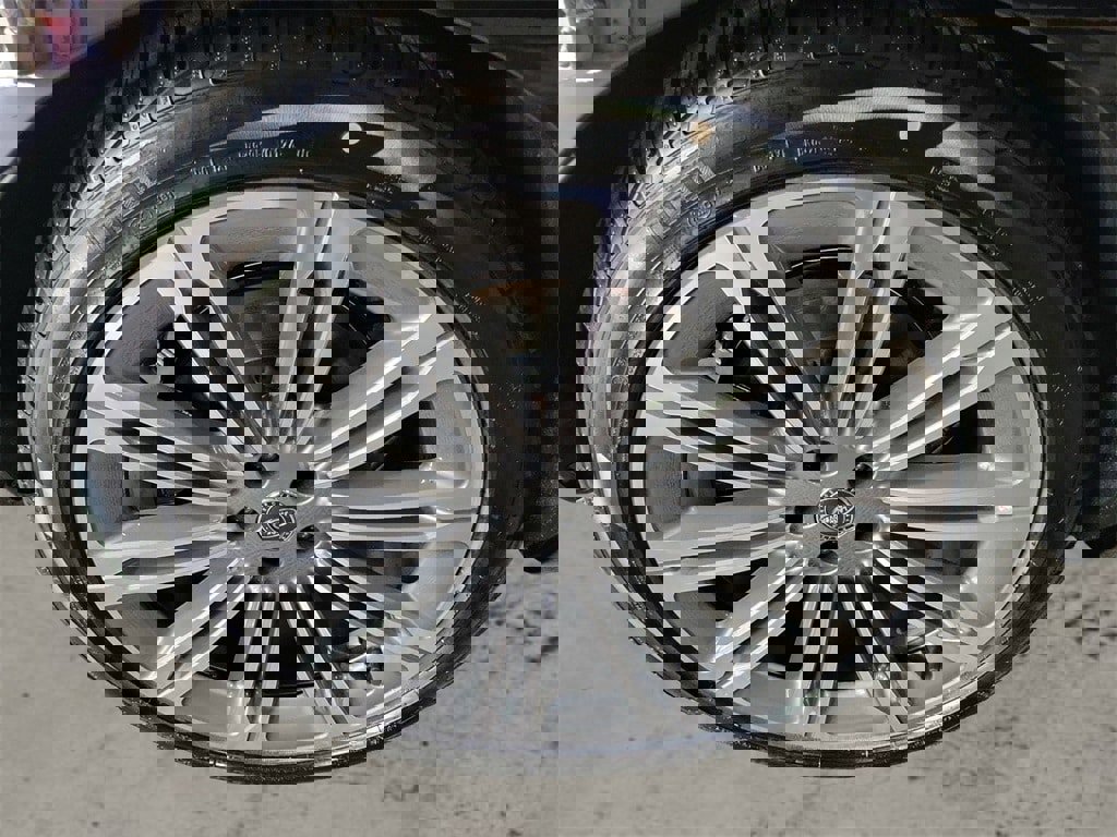 New 2024 Land Rover Range Rover SV image 12