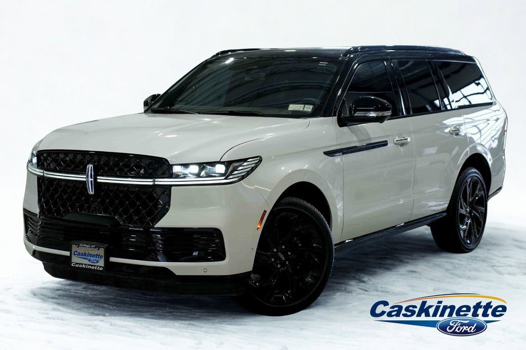 Used 2025 Lincoln Navigator Black Label image 1