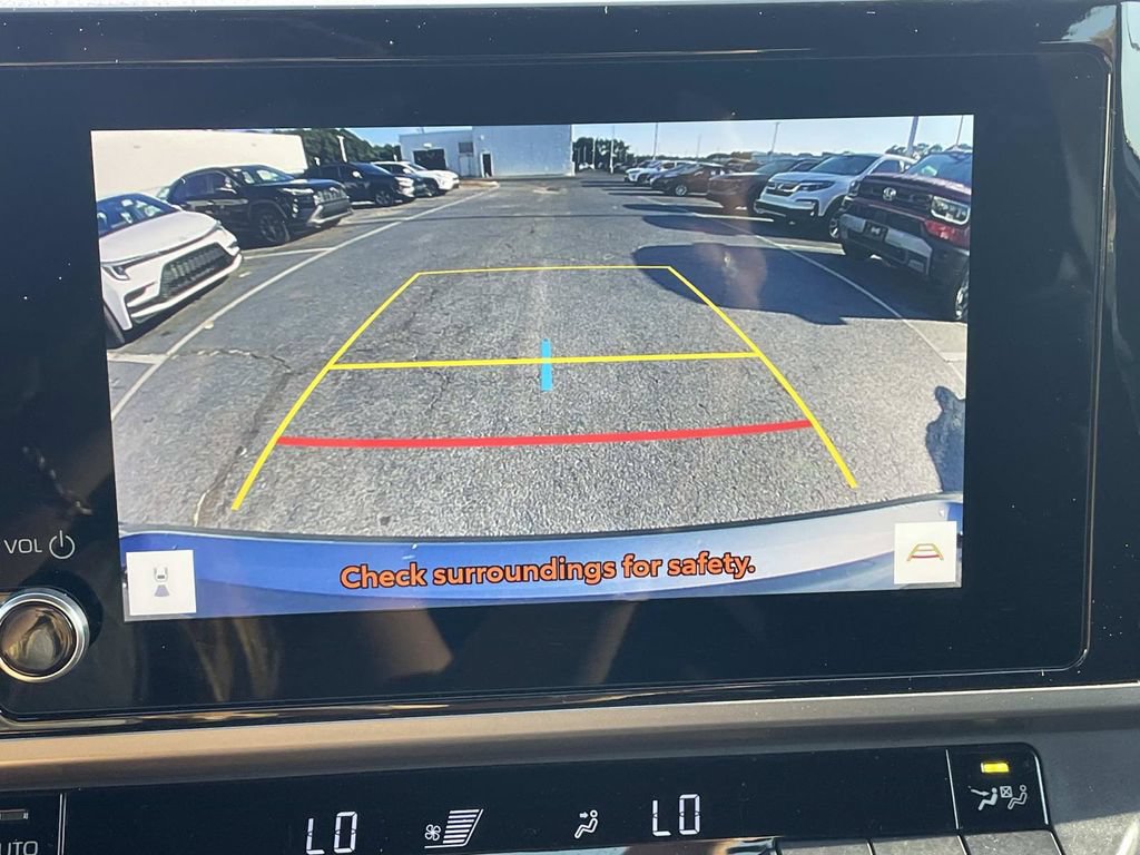 Used 2025 Toyota Camry SE FWD image 35