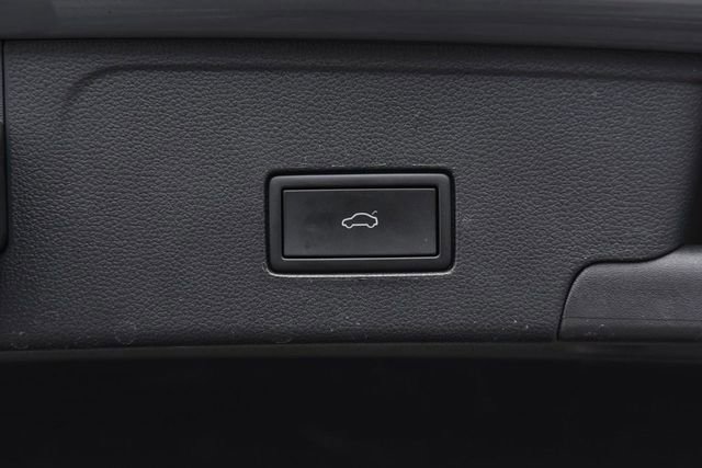 Certified 2023 Volkswagen Atlas Cross Sport SEL R-Line image 26