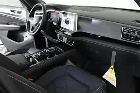 New 2026 Volkswagen Atlas Cross Sport SE FWD image 18