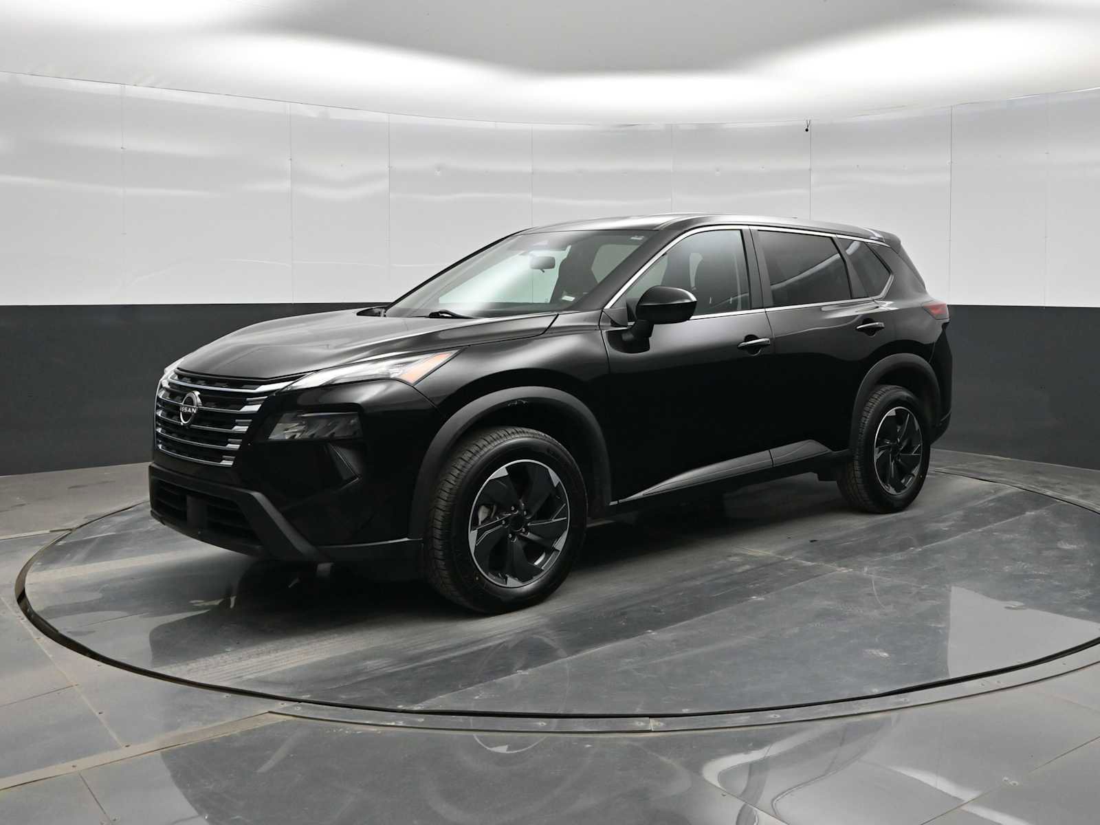 Used 2024 Nissan Rogue SV FWD image 4