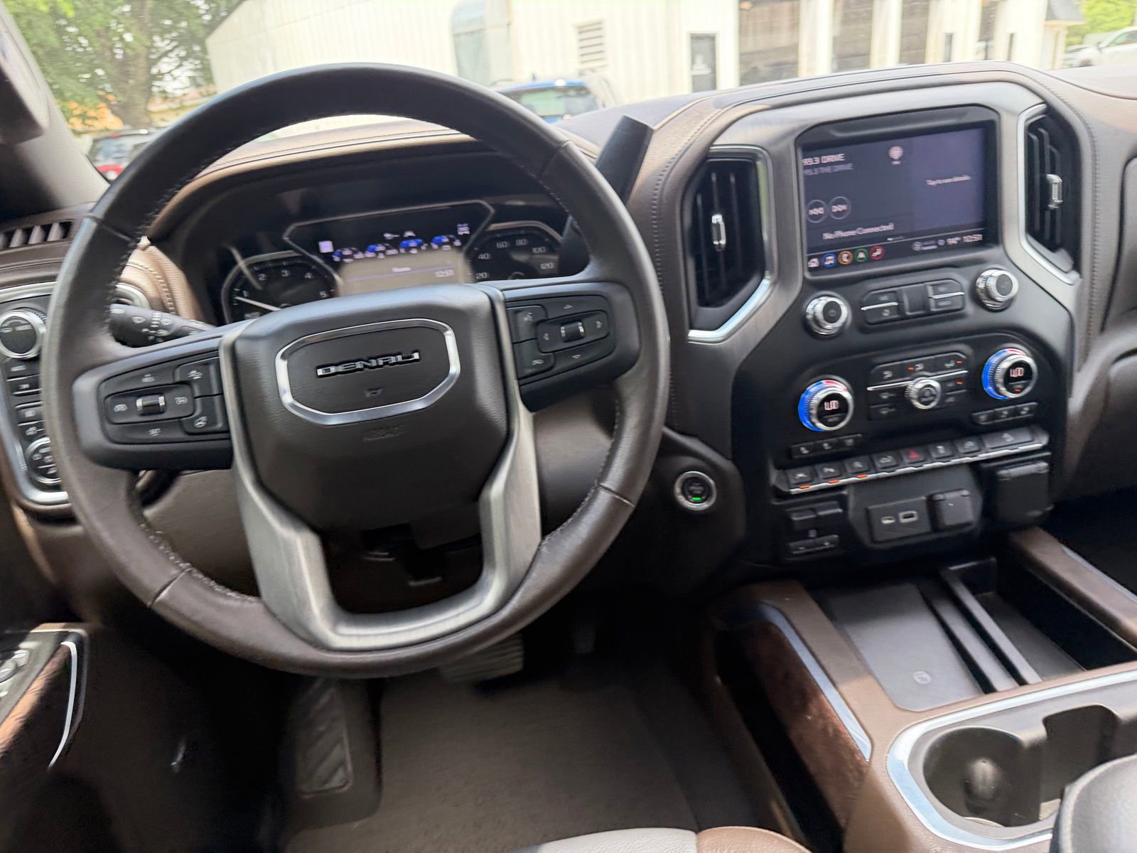 Used 2022 GMC Sierra 1500 Denali w/ Driver Alert Package II AWD/4WD image 13