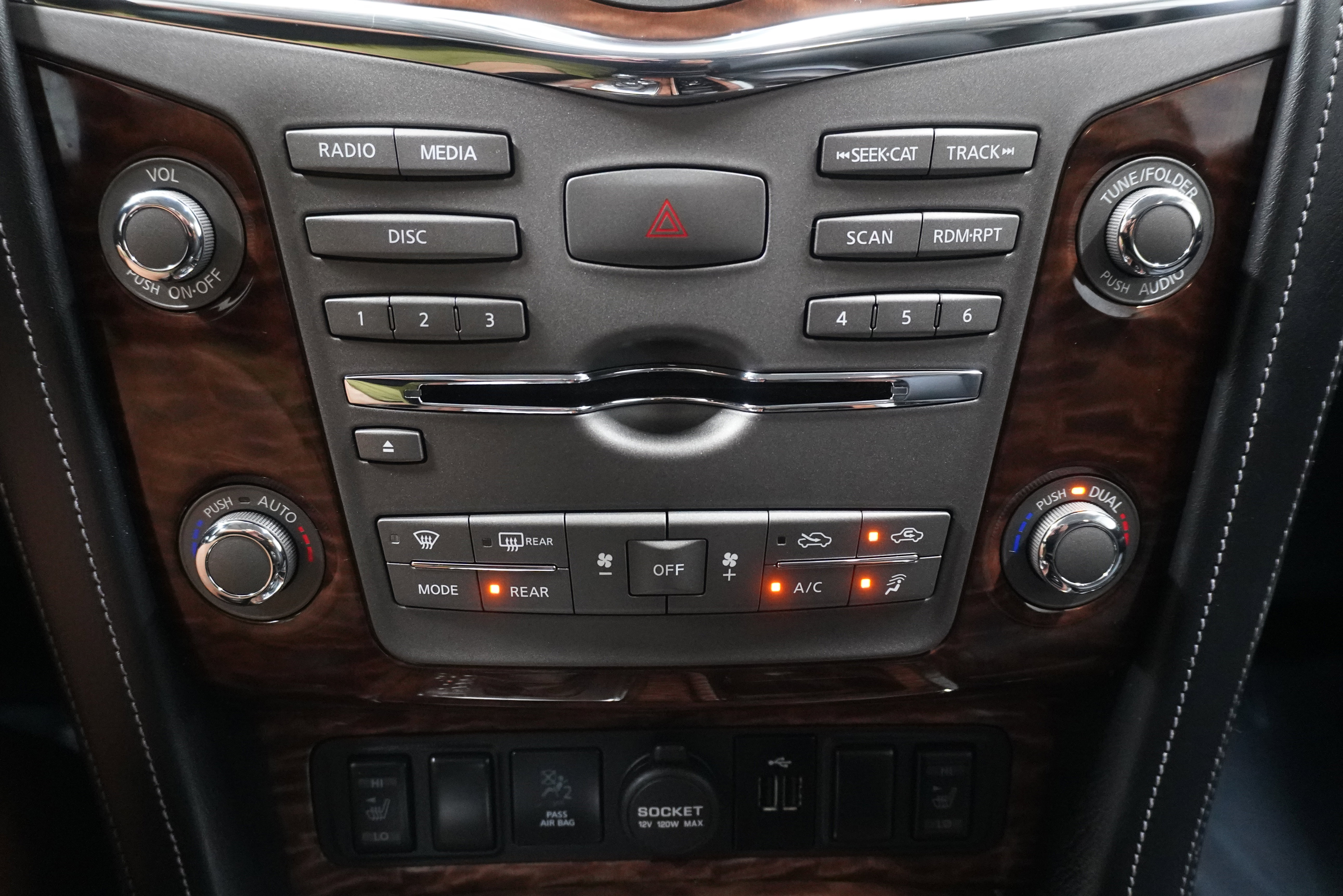 Used 2020 Nissan Armada SL w/ Premium Package RWD image 23
