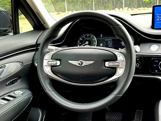 Used 2025 Genesis GV70 2.5T w/ Select Package AWD/4WD image 24