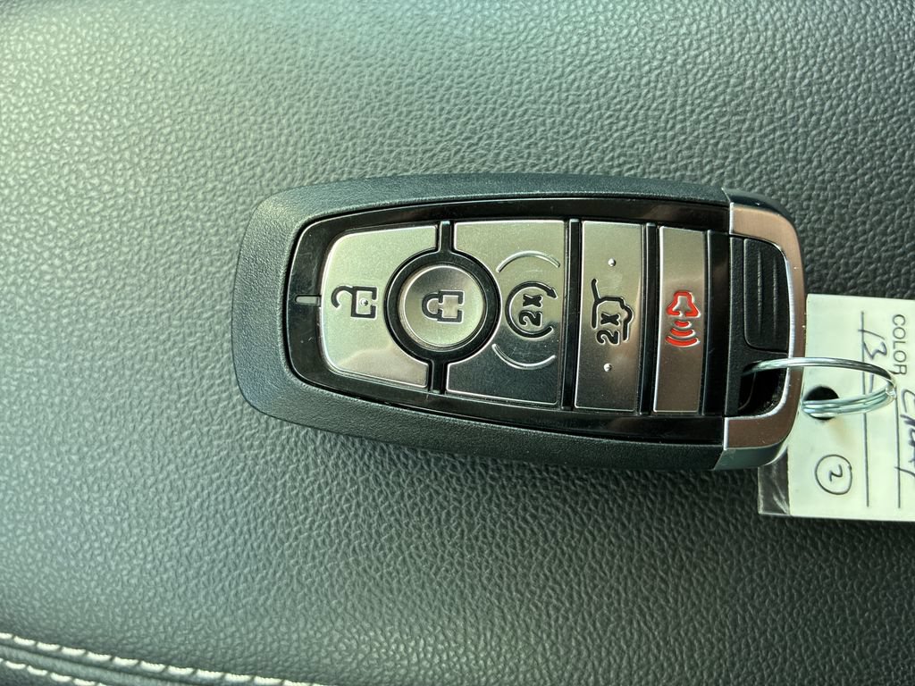 Used 2025 Ford Escape Active w/ Tech Pack #1 AWD/4WD image 28