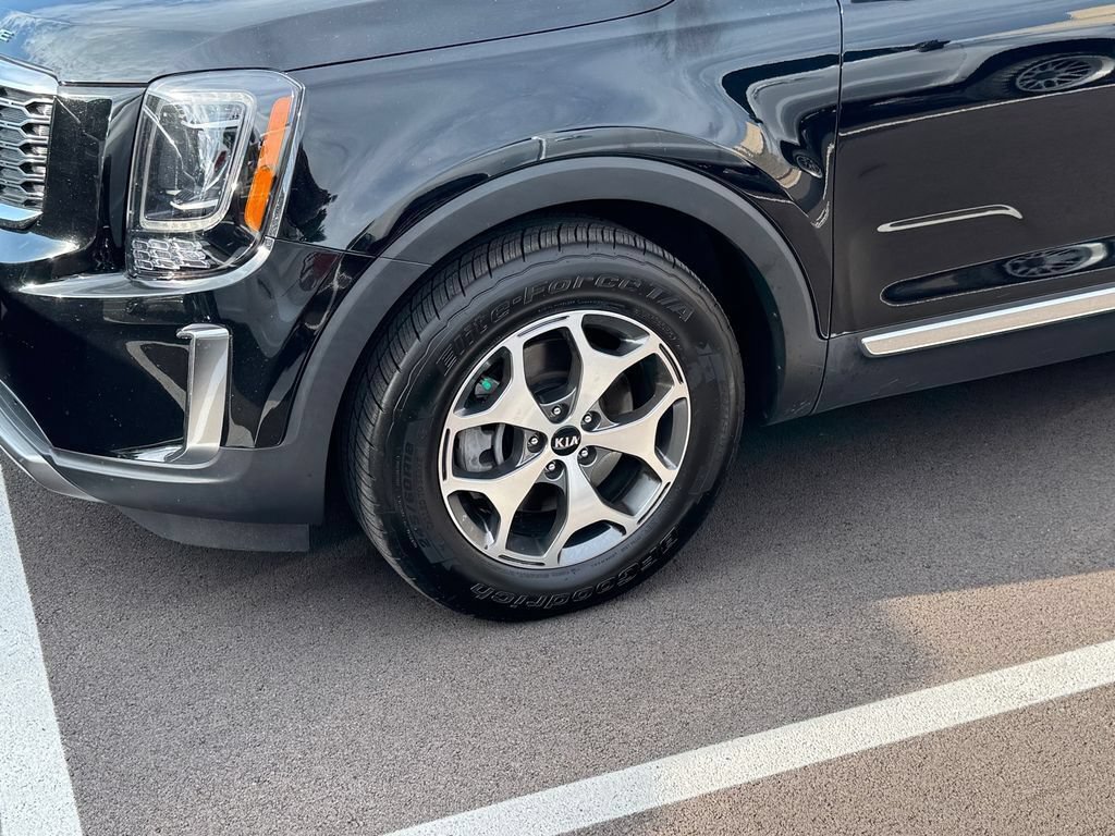 Used 2020 Kia Telluride EX AWD/4WD image 3