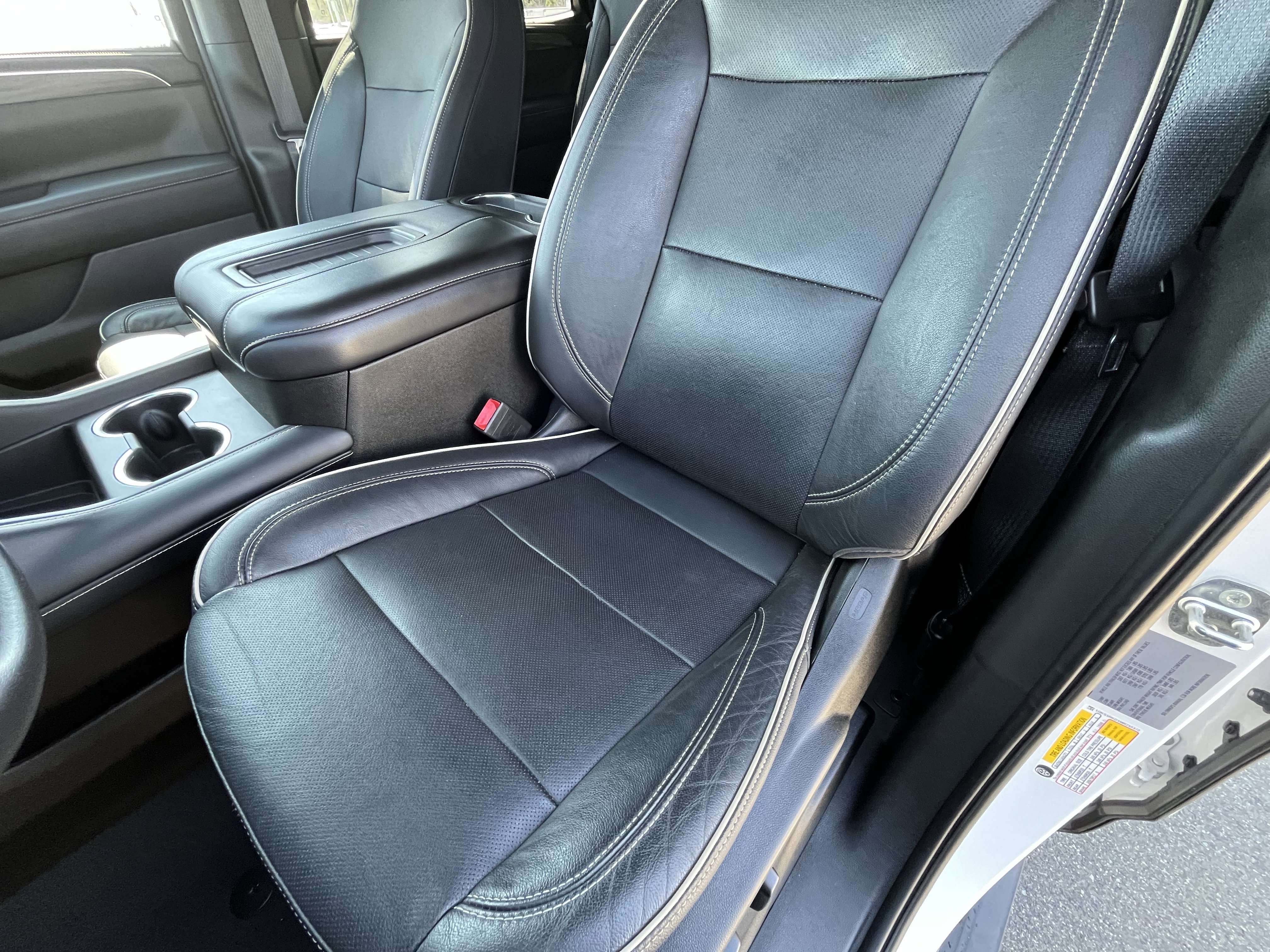 Used 2021 GMC Yukon SLT w/ SLT Luxury Plus Package image 17