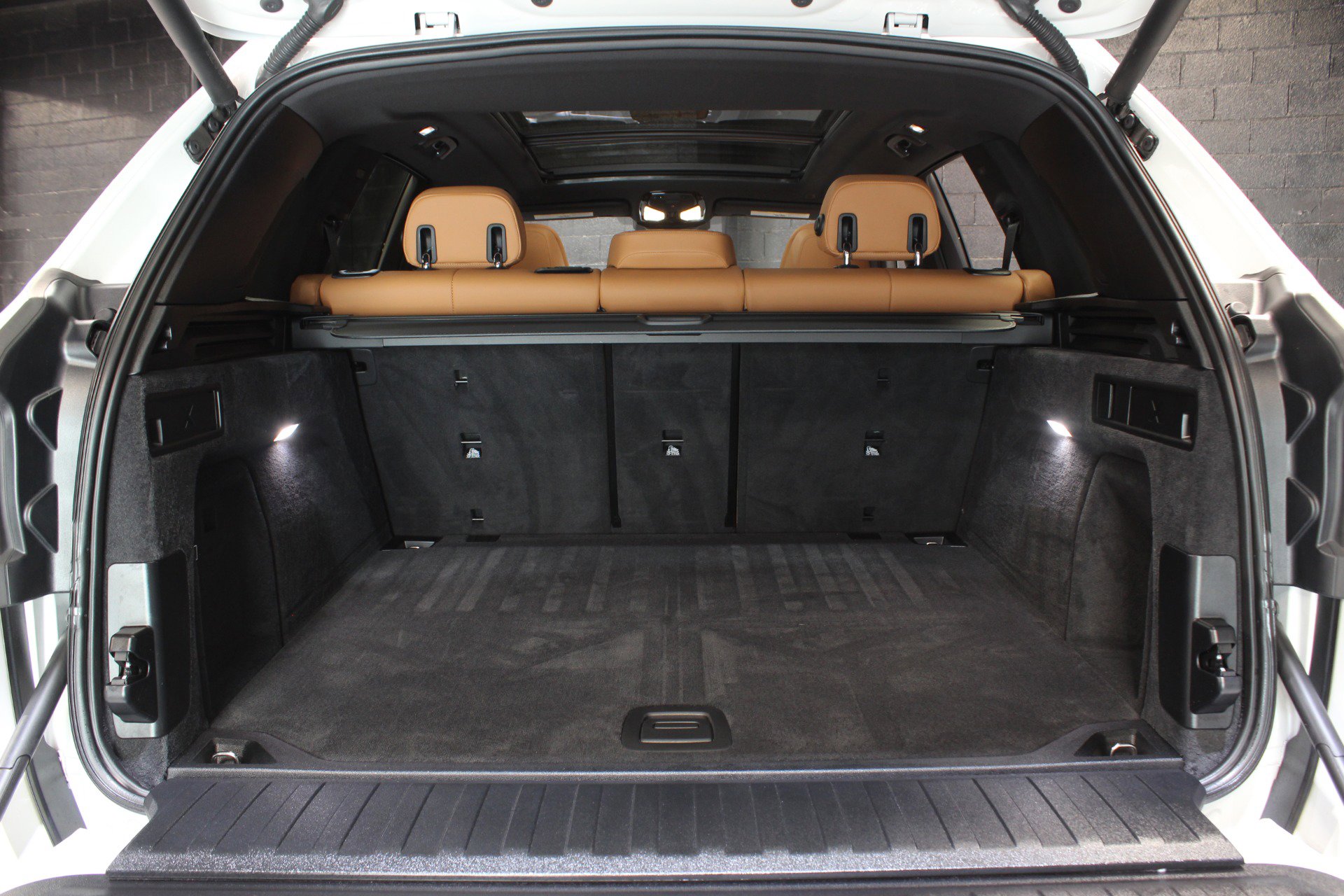 Used 2024 BMW X5 sDrive40i w/ Premium Package image 94