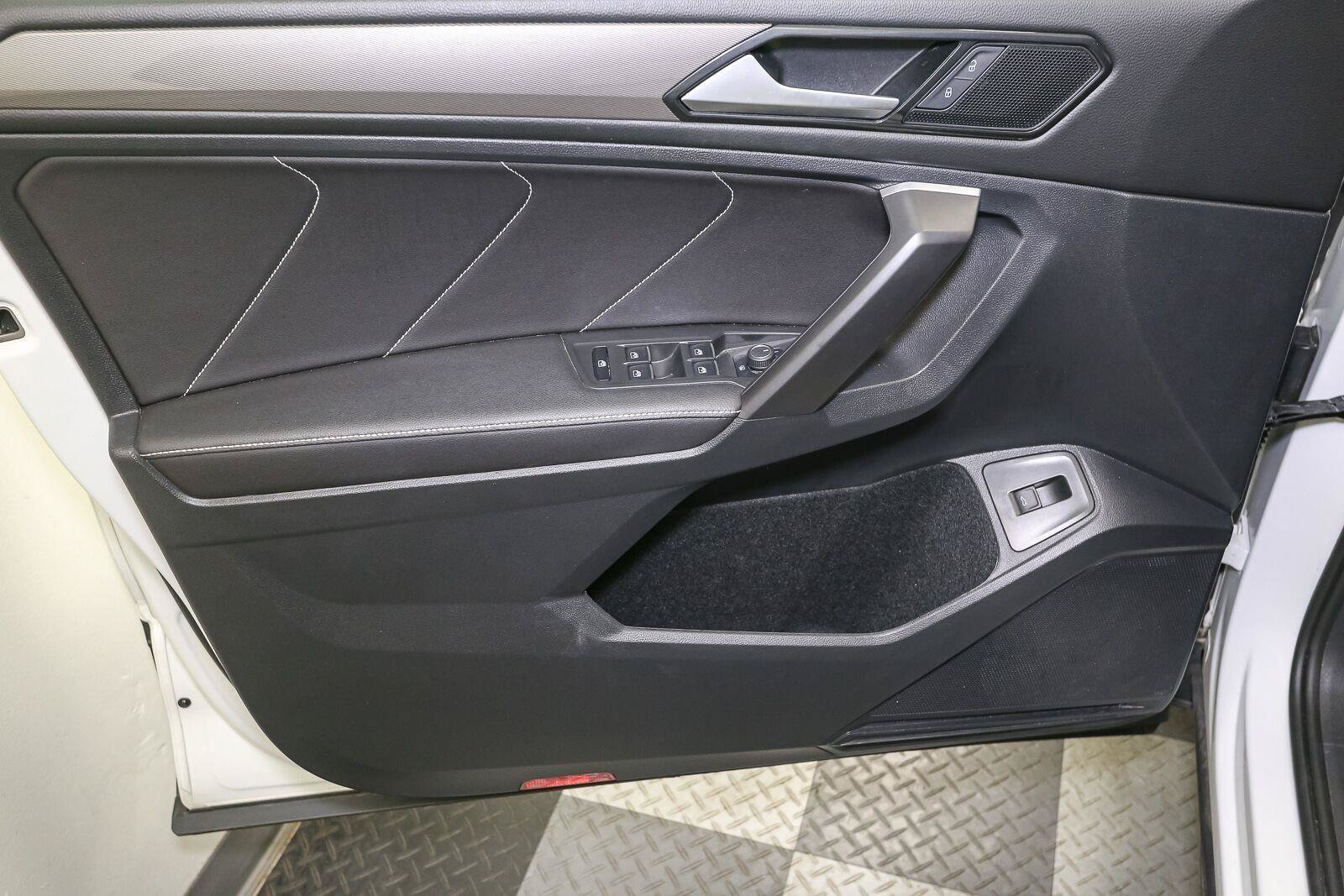 Certified 2024 Volkswagen Tiguan SE AWD/4WD image 42