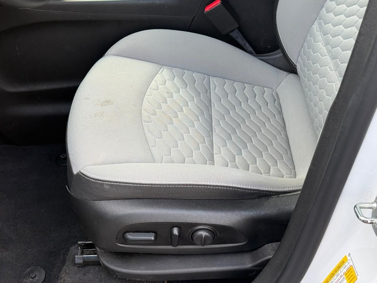 Used 2020 Chevrolet Equinox LS w/ LS Convenience Package AWD/4WD image 17