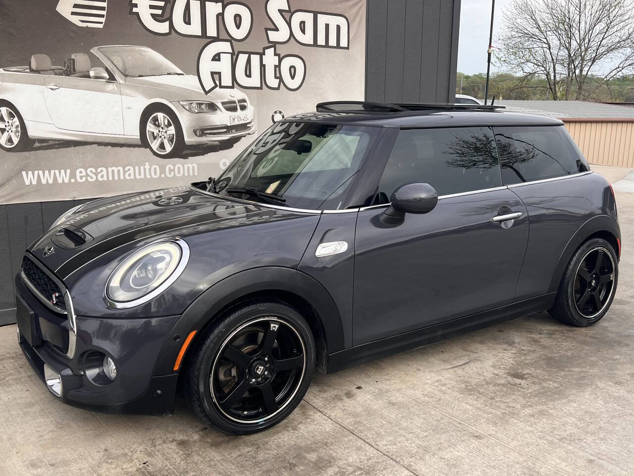 Used 2015 MINI Cooper S image 3