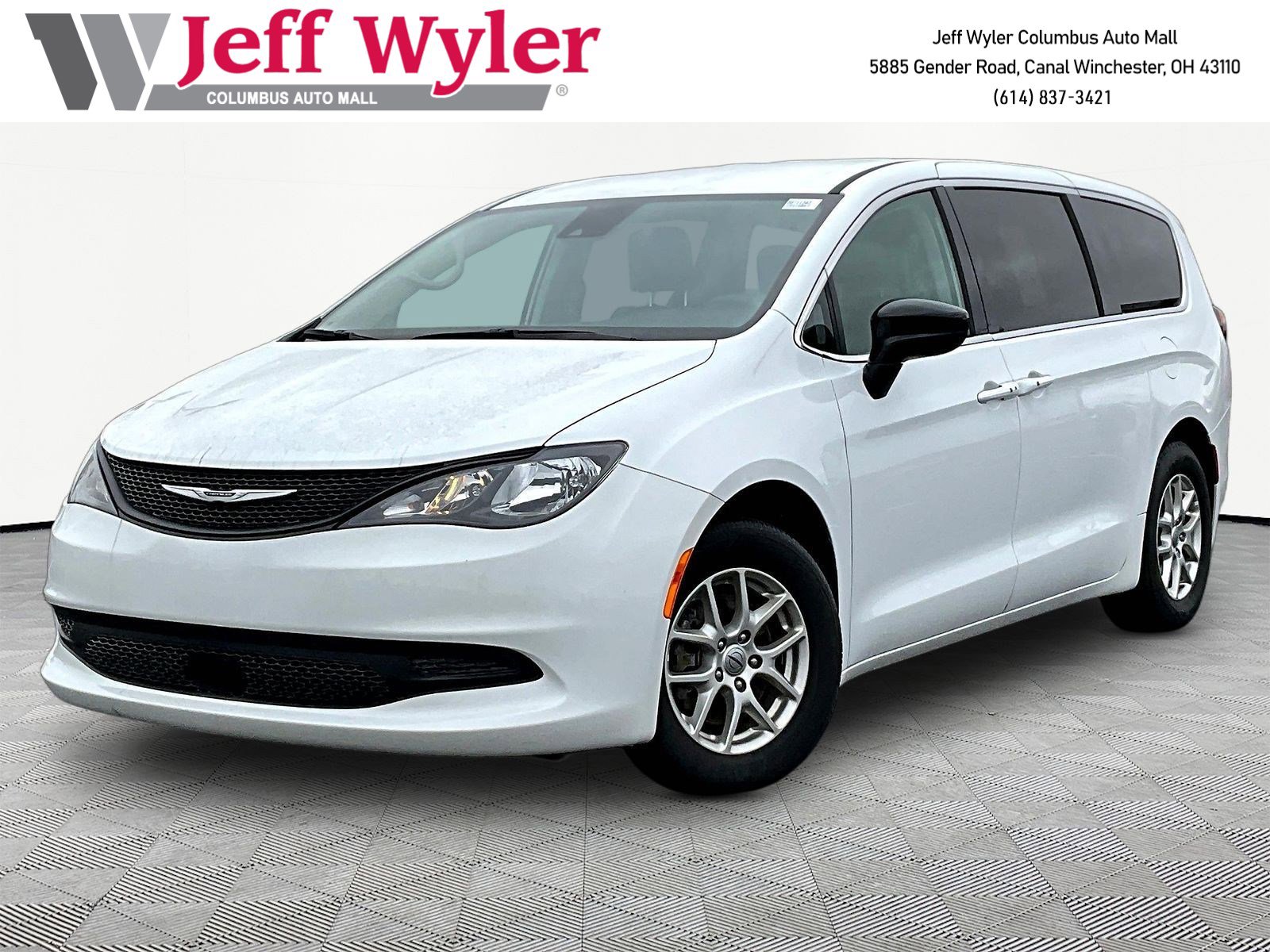 Used 2024 Chrysler Voyager LX FWD image 1