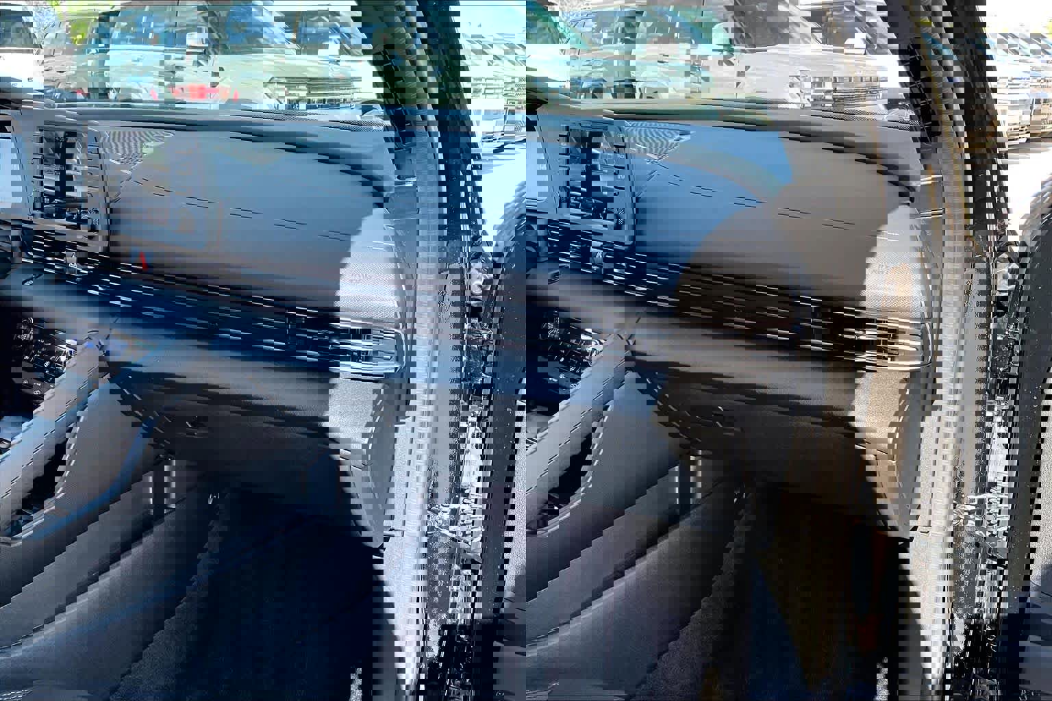 Certified 2025 Hyundai Elantra Sport image 34