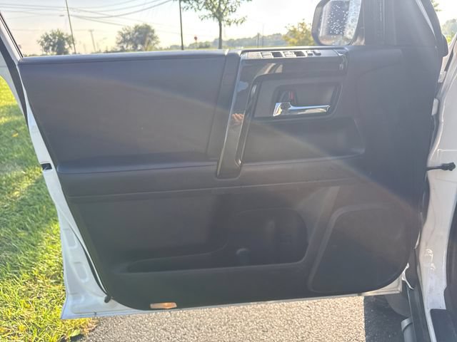 Certified 2021 Toyota 4Runner Venture w/ Moonroof Package AWD/4WD image 24