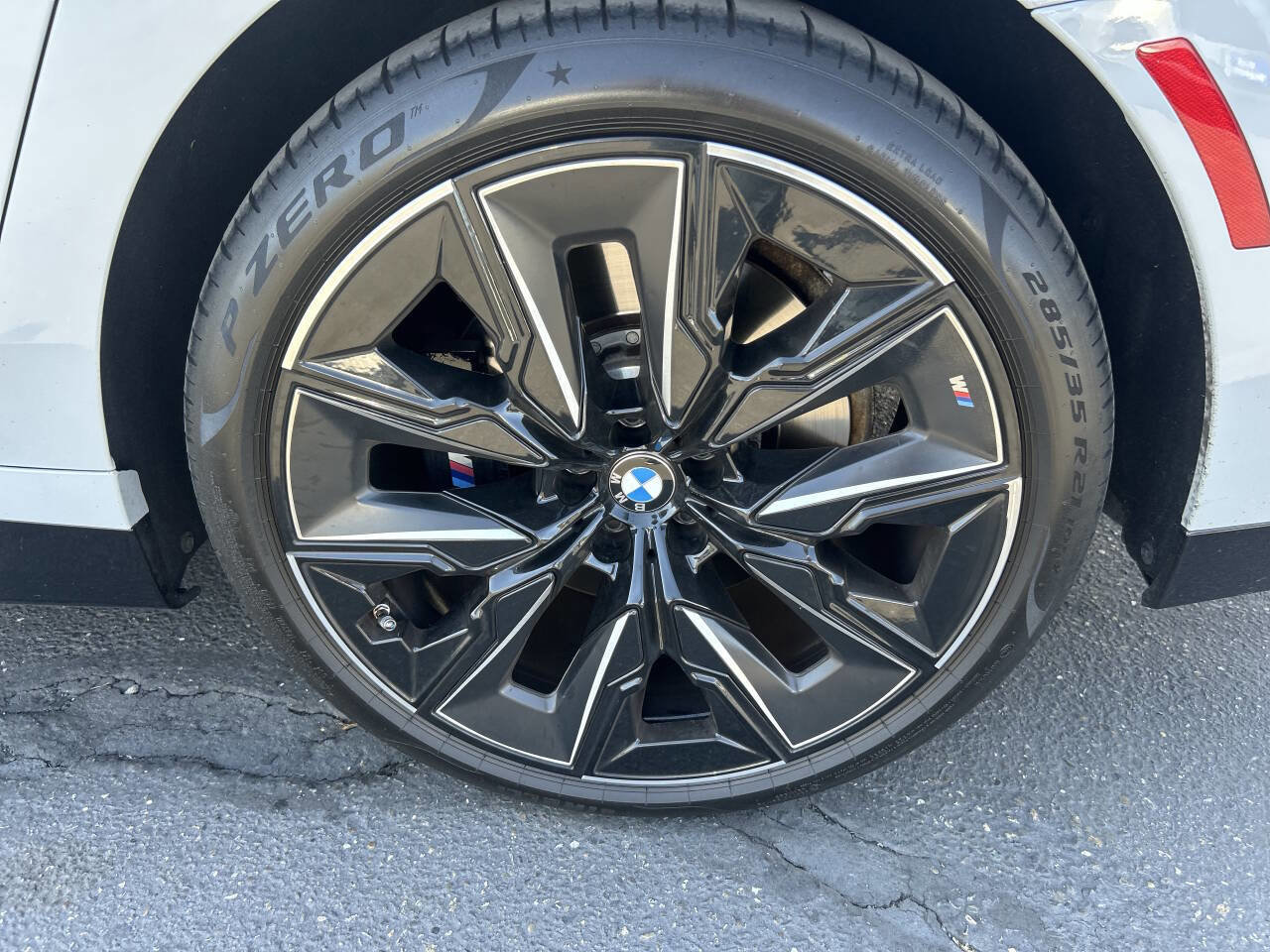 Used 2023 BMW 740i image 8