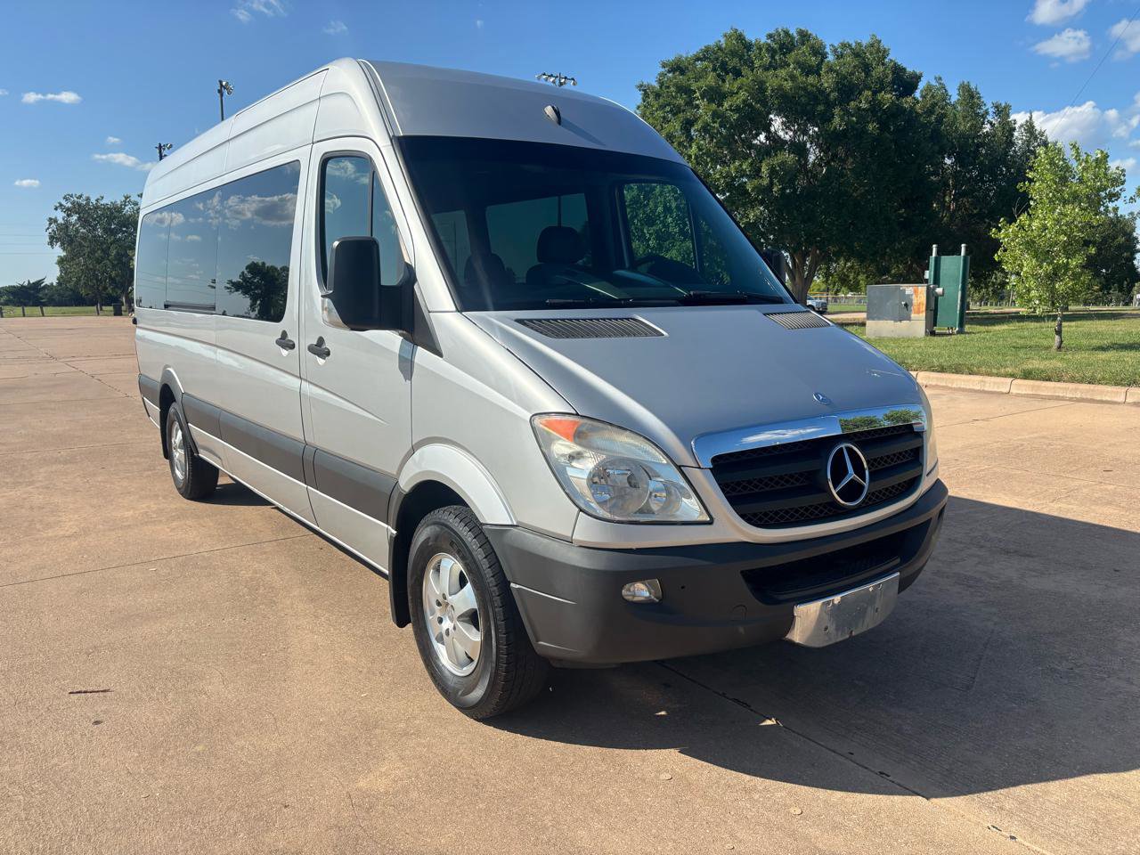 Used 2007 Dodge Sprinter 2500 w/ Cooling Group RWD image 39