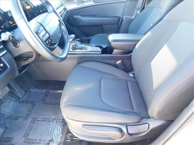 Used 2026 Kia Sportage LX FWD image 22