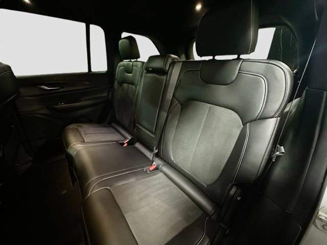 Used 2024 Jeep Grand Cherokee Altitude image 25