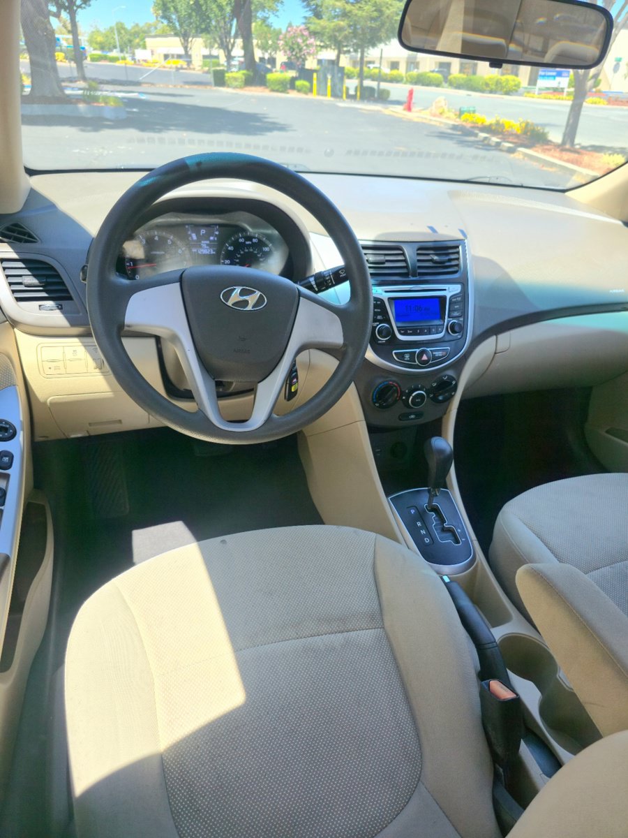 Used 2014 Hyundai Accent GLS FWD image 10