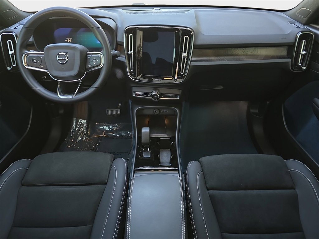 Used 2022 Volvo C40 P8 Recharge Ultimate image 10