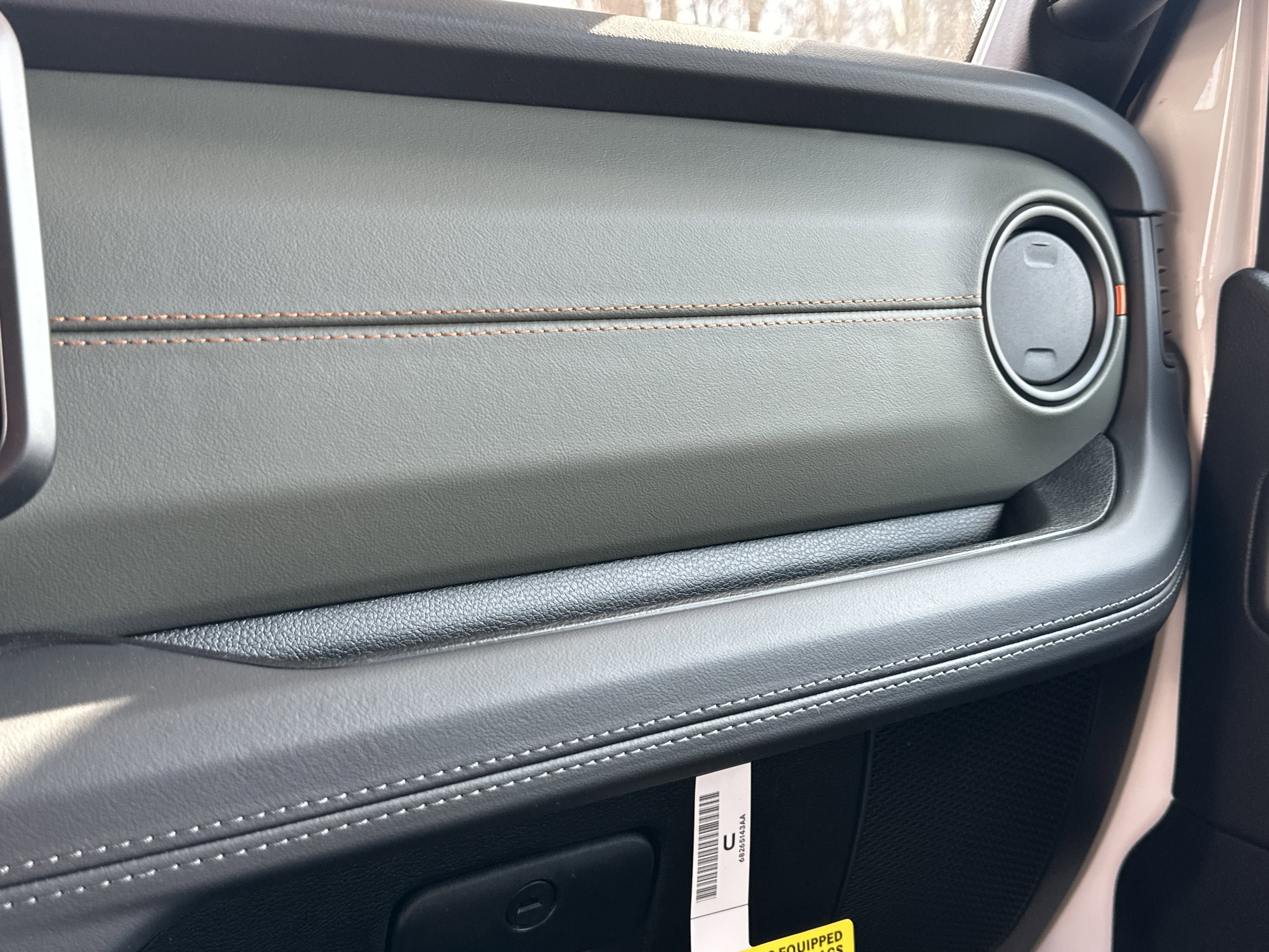 New 2026 Jeep Gladiator Mojave image 9