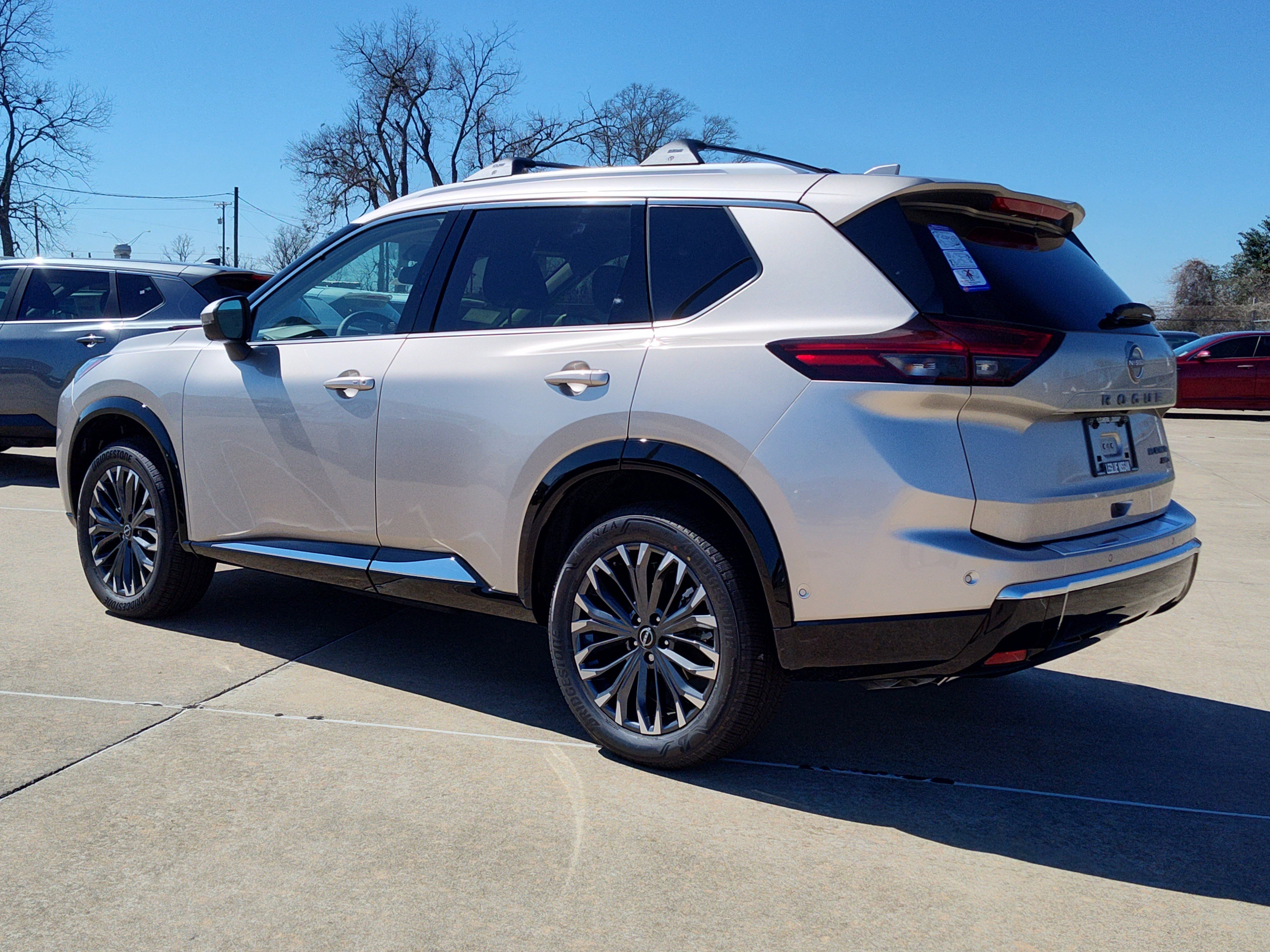 New 2026 Nissan Rogue Platinum w/ Platinum Premium Package image 3