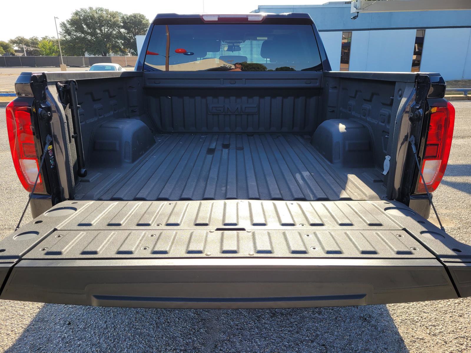 Used 2023 GMC Sierra 1500 Elevation AWD/4WD image 13