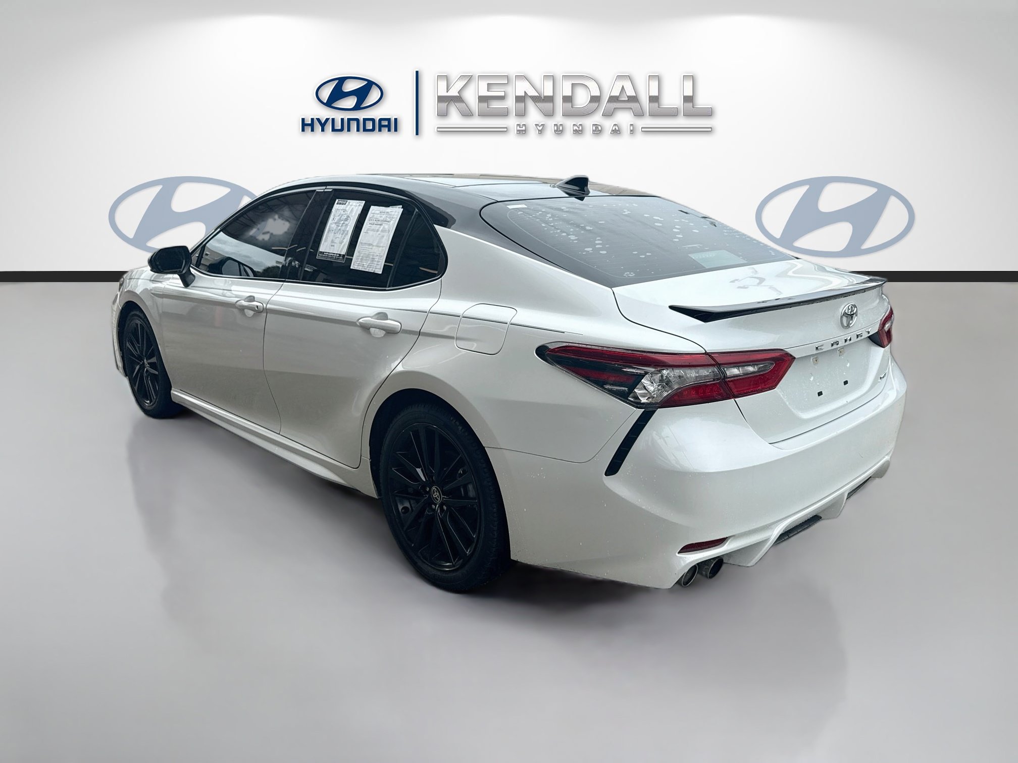 Used 2022 Toyota Camry XSE FWD image 4
