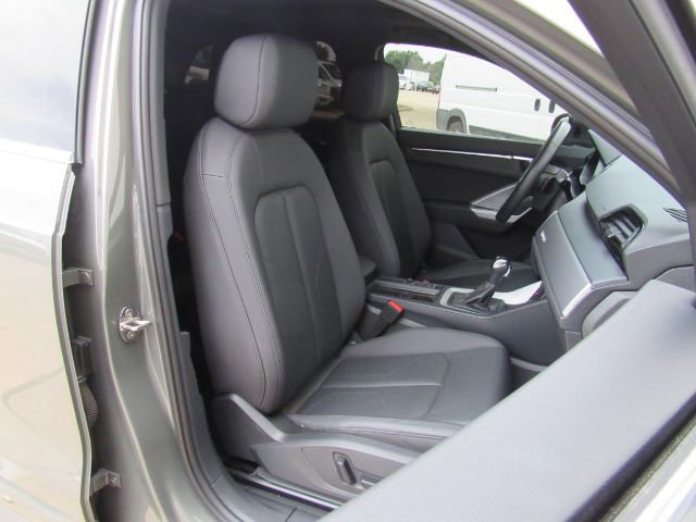 Used 2022 Audi Q3 2.0T Premium Plus w/ Premium Plus Package AWD/4WD image 24