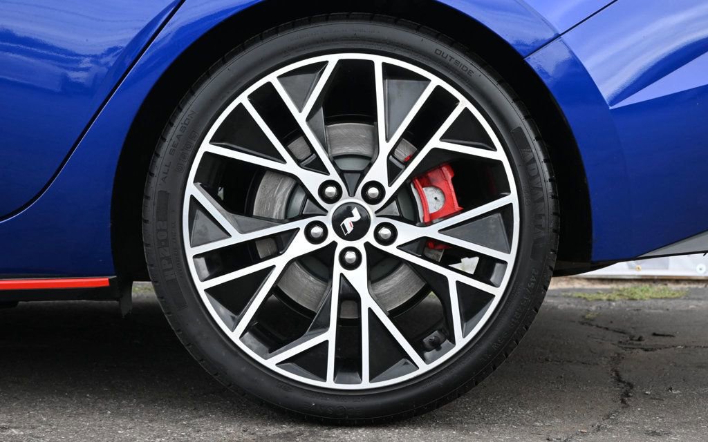 Used 2022 Hyundai Elantra N FWD image 9