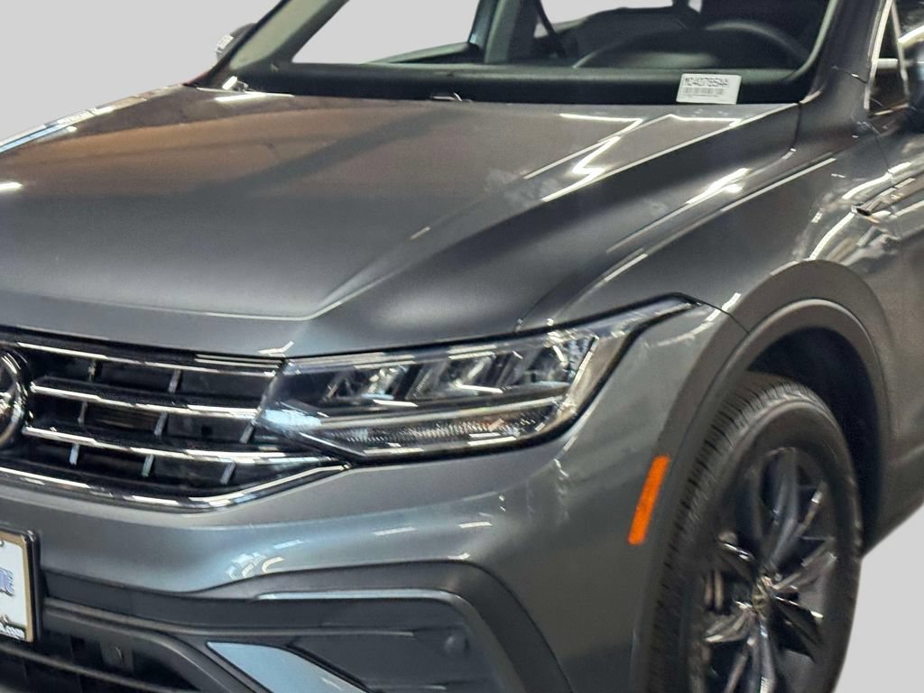 Used 2022 Volkswagen Tiguan SE AWD/4WD image 5