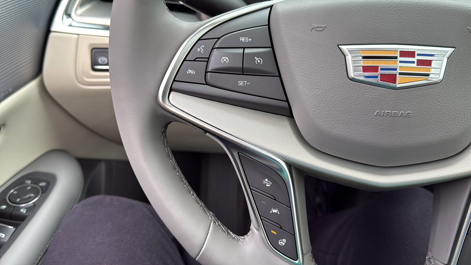 New 2026 Cadillac XT5 Premium Luxury w/ Driver Assist Package image 16