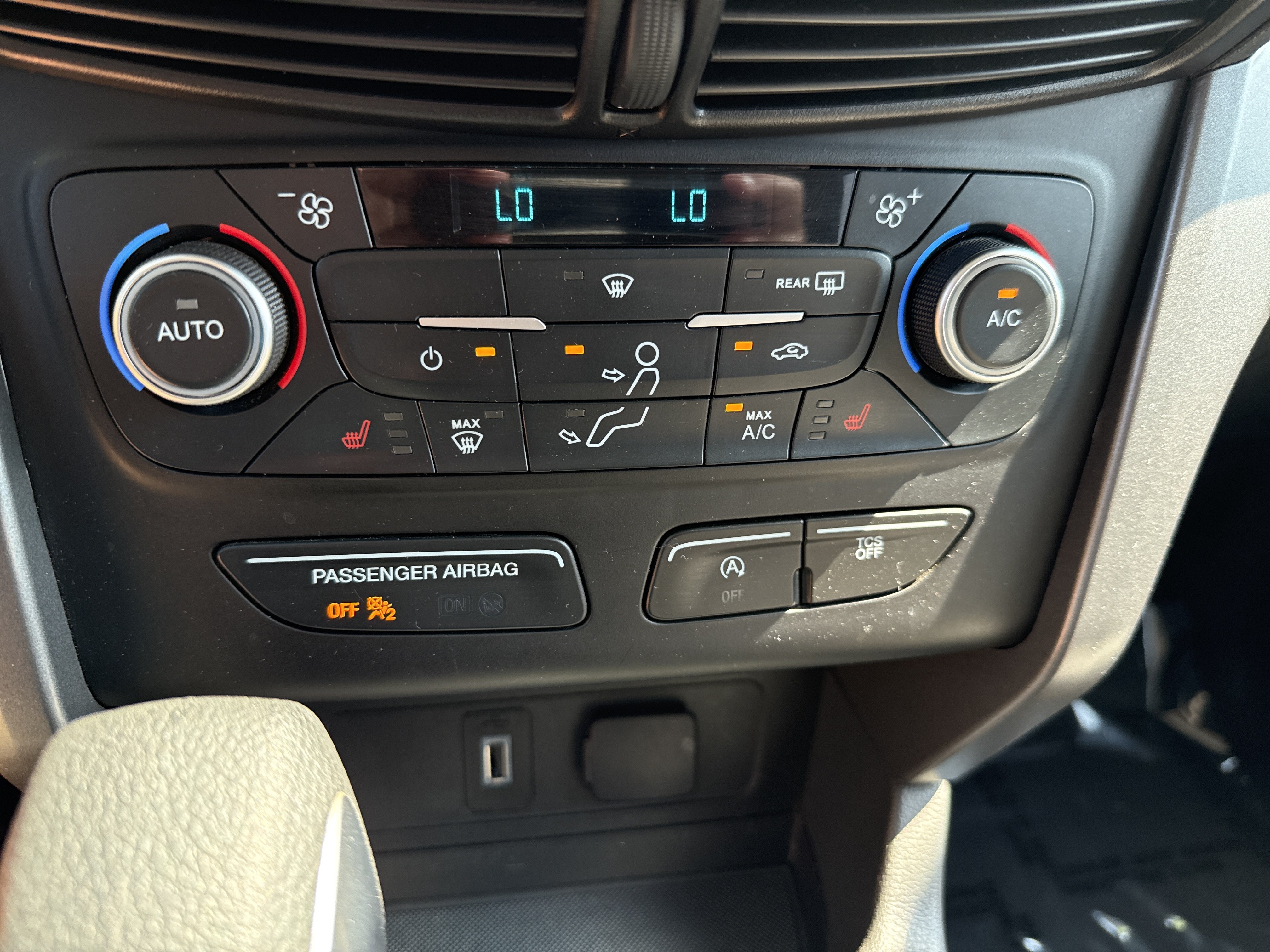 Used 2018 Ford Escape SE AWD/4WD image 25