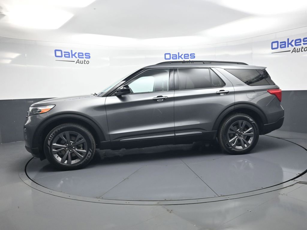 Used 2023 Ford Explorer XLT w/ Equipment Group 202A AWD/4WD image 5
