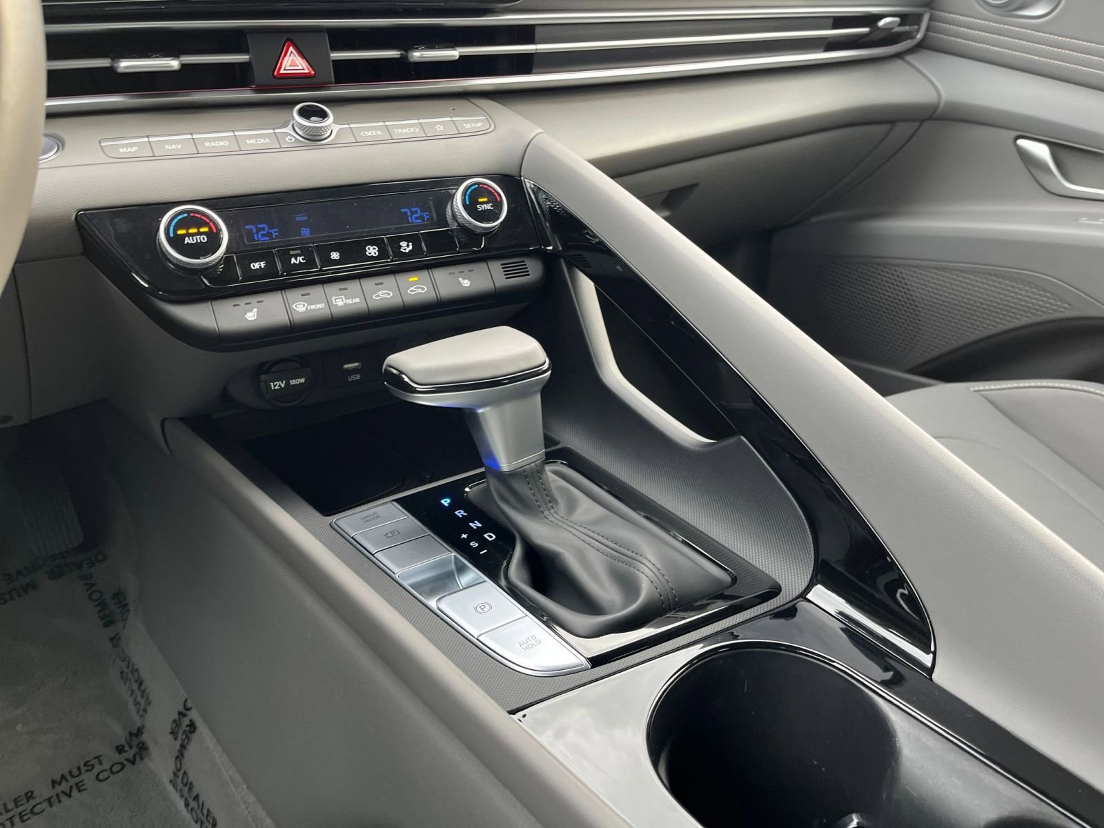 Used 2025 Hyundai Elantra SEL image 41