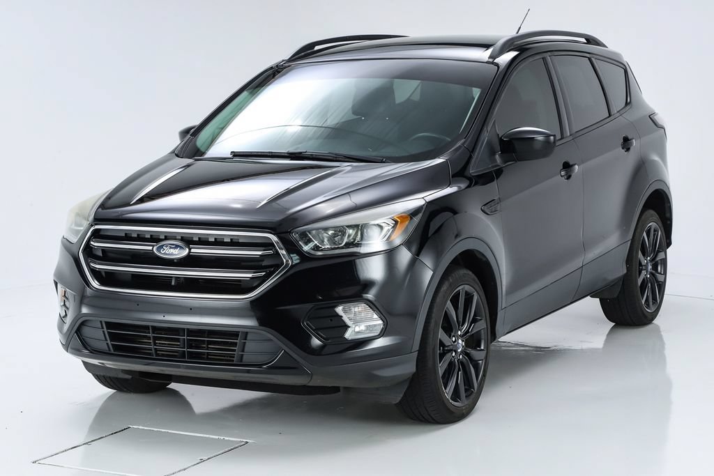 Used 2017 Ford Escape SE w/ Equipment Group 201A AWD/4WD image 39
